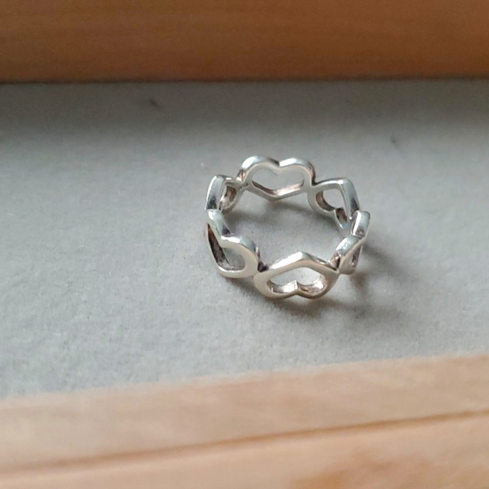 Silver heart ring